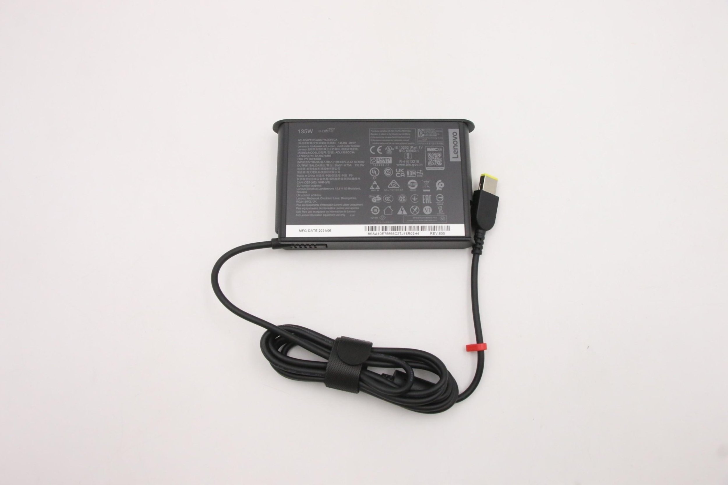 Lenovo klēpjdatora barošanas adapteris 135 W